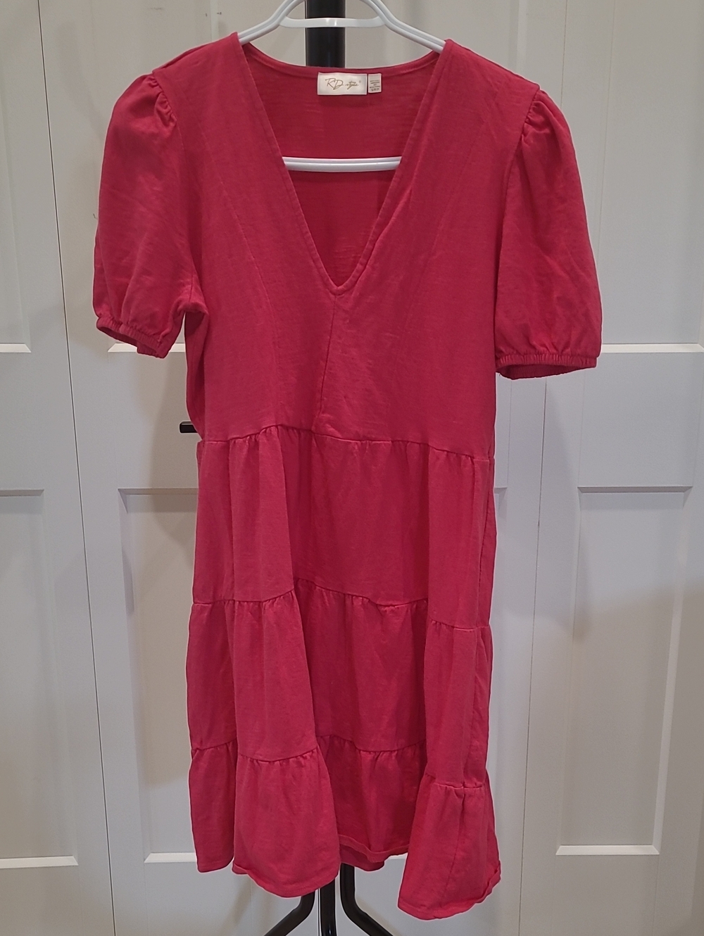 RD Style Fuchsia Tiered V-Neck Puff Sleeve Mini Dress